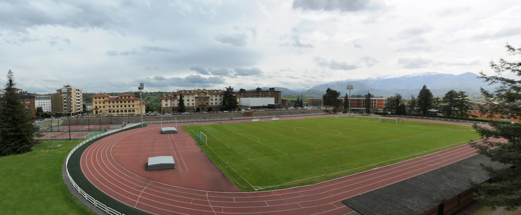 Pista de atletismo Universidad de Oviedo